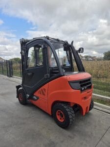 Polovni dizel viljuškar Linde H20D-02/600 sa kabinom